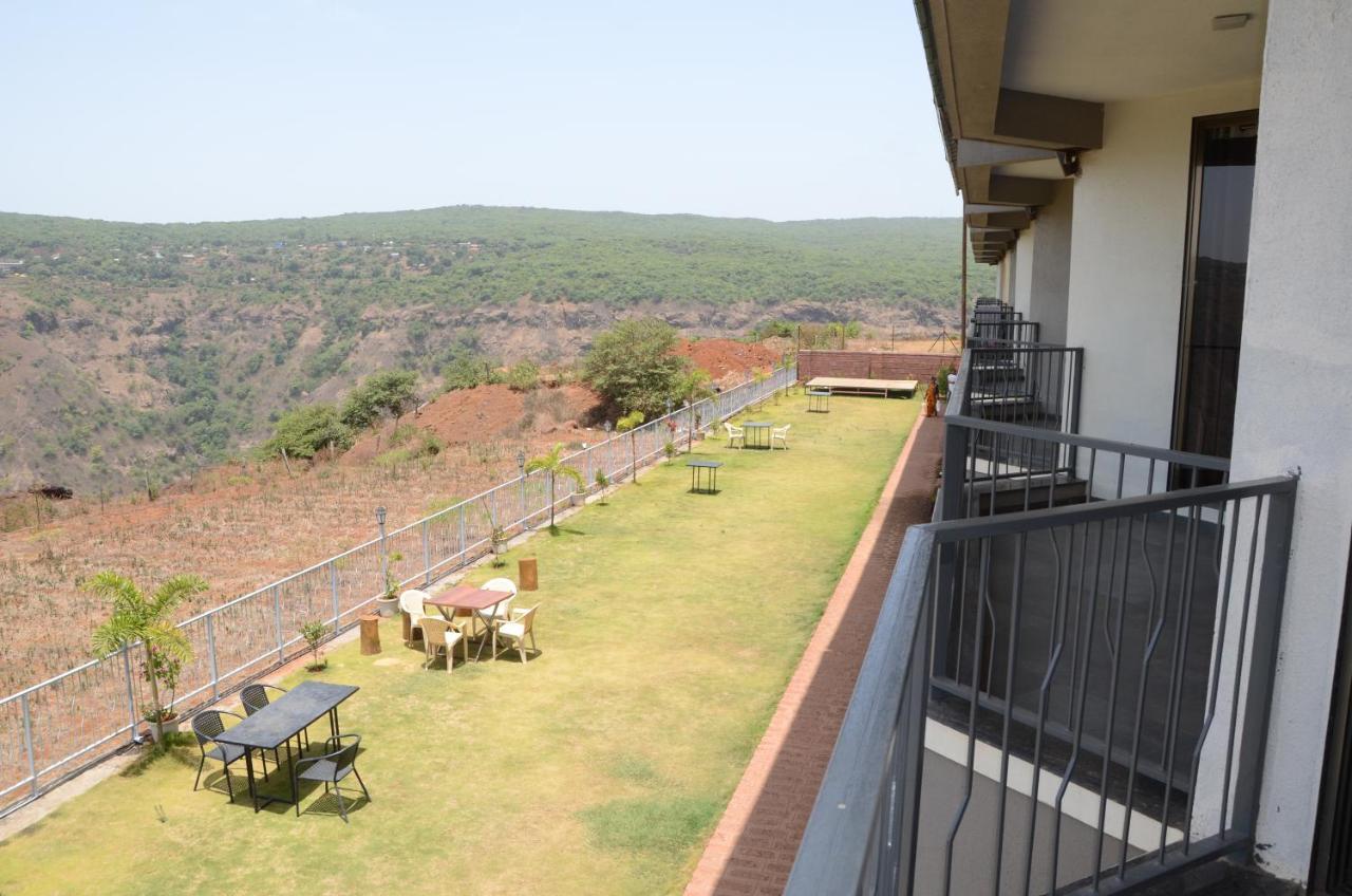 Mountain Breeze Resort, Mahābaleshwar Exterior foto